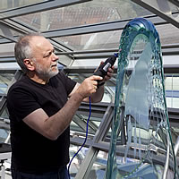 Wolfgang Klee erschafft Glaskunst in höchster Reinheit und Transparenz.